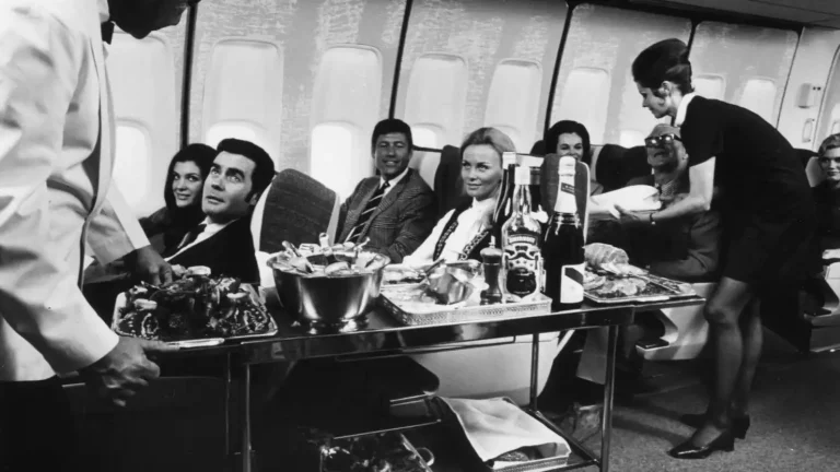 the first airline meals